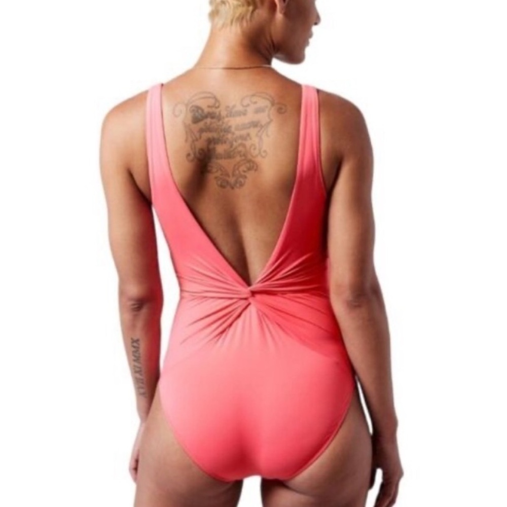 NWT Athleta Women’s Coral Pink Hampton One Piece Swimsuit Size M - Picture 1 of 7